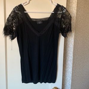 Vici lace short sleeve. Size small. Loose fitting. Worn 1X.